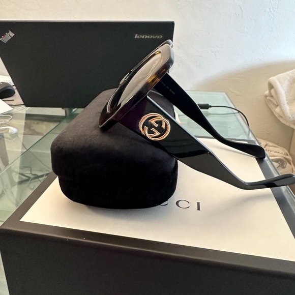 Gucci Authentic Tortoiseshell Jackie’O sunglasses - Picture 3 of 9